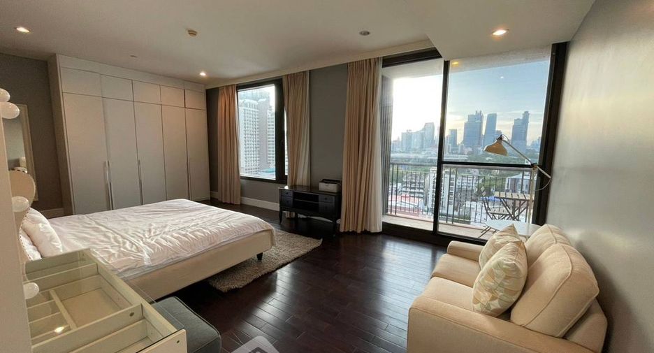 Condo en alquiler y en venta de 3 habitaciones en Khlong Toei, Bangkok