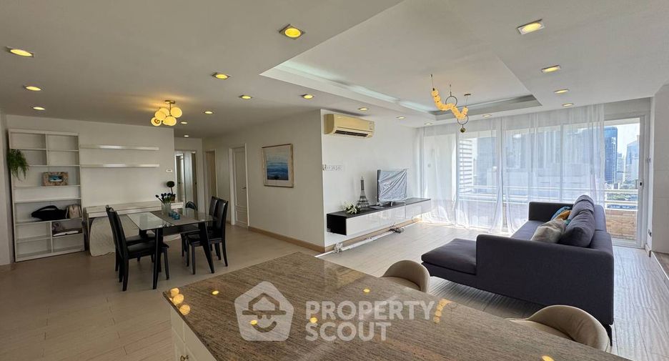 For rent 3 bedrooms condo in Huai Khwang, Bangkok