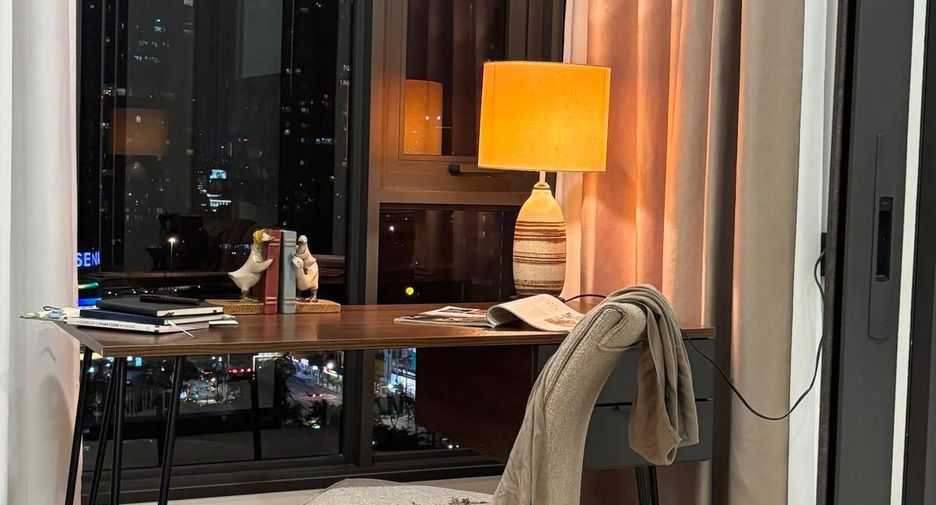 Condo en alquiler de 1 habitaciones en Khlong San, Bangkok