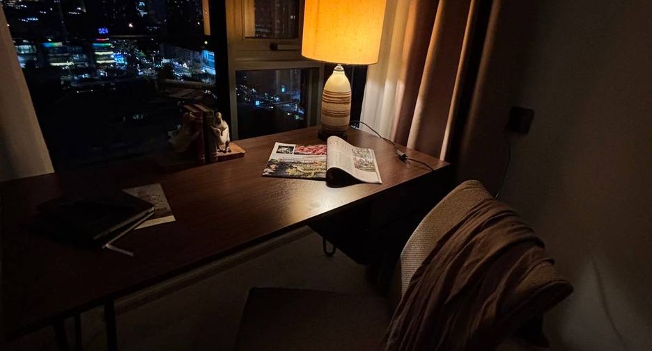 Condo en alquiler de 1 habitaciones en Khlong San, Bangkok