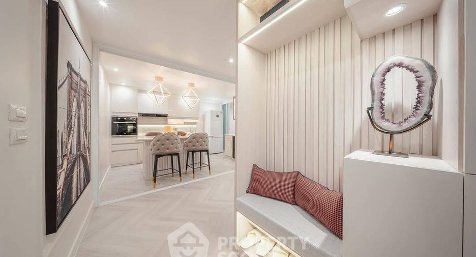 For rent 3 ベッドルーム condo in Yan Nawa, Bangkok