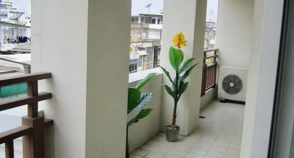 For rent 3 ベッドルーム condo in Sathon, Bangkok