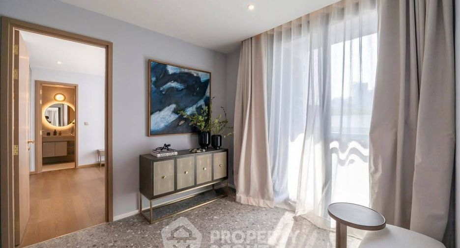For rent 3 bedrooms condo in Khlong Toei, Bangkok