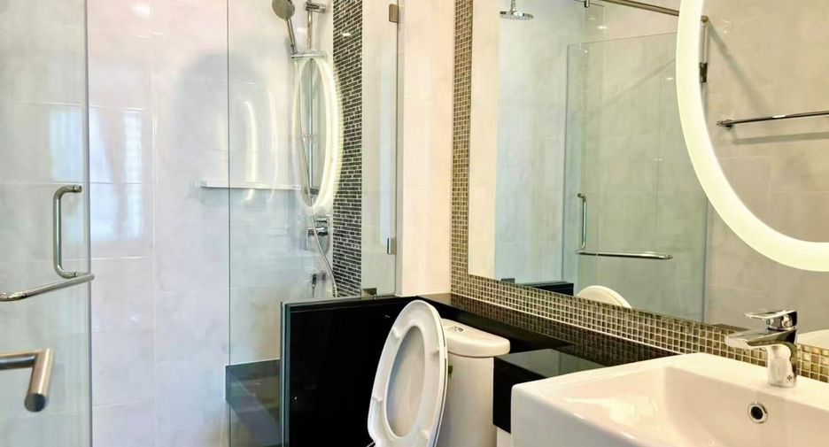 For sale and for rent 2 bedrooms condo in Watthana, Bangkok