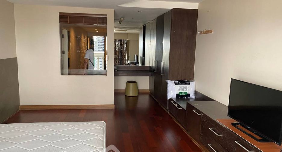 Wohnung zur Miete mit 1 Zimmer in Bang Rak, Bangkok