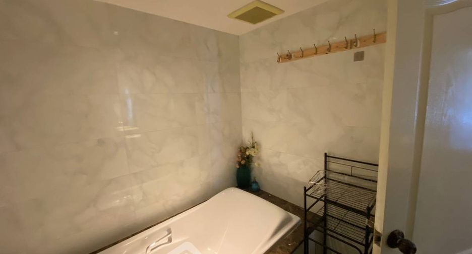 Wohnung zur Miete mit 1 Zimmer in Bang Rak, Bangkok