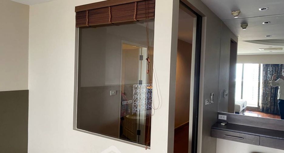 Wohnung zur Miete mit 1 Zimmer in Bang Rak, Bangkok