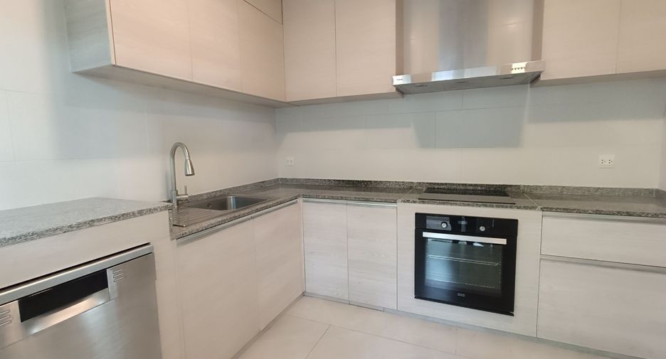 For sale and for rent 4 bedrooms house in Prawet, Bangkok
