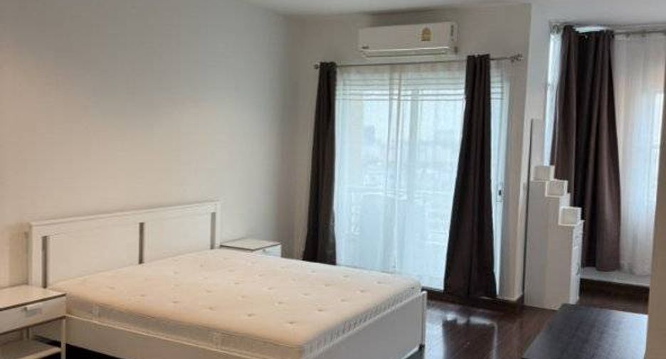 For rent 3 ベッドルーム condo in Bang Kapi, Bangkok