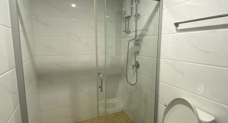 Condo en venta de 2 habitaciones en Huai Khwang, Bangkok