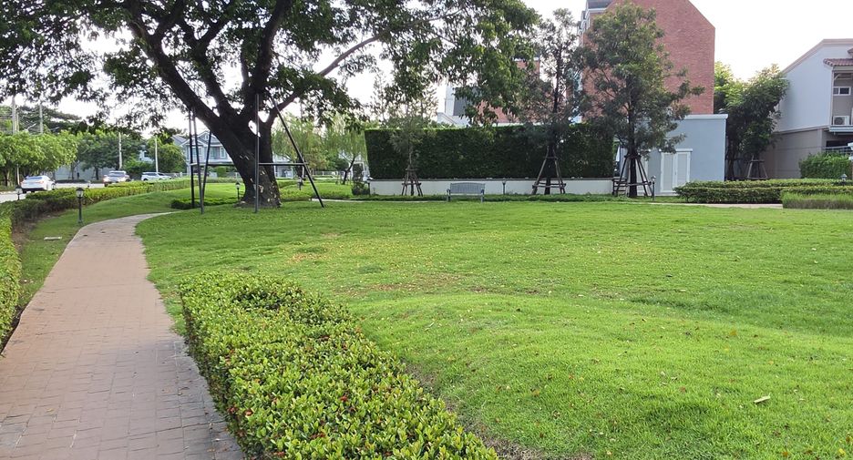 出售 2 卧室 联排别墅 在 Bang Phli, Samut Prakan