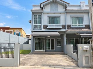 À vendre 2 chambres maison de ville à Bang Phli, Samut Prakan
