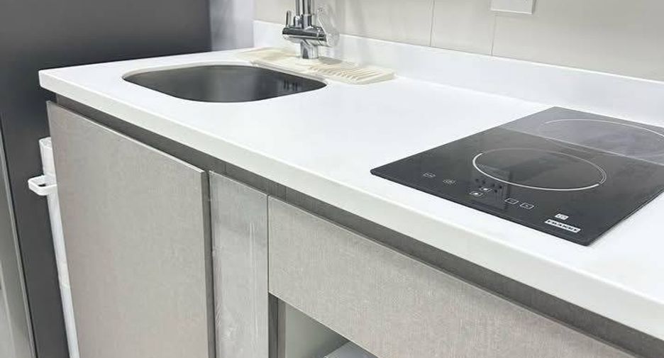 For sale 2 bedrooms condo in Huai Khwang, Bangkok