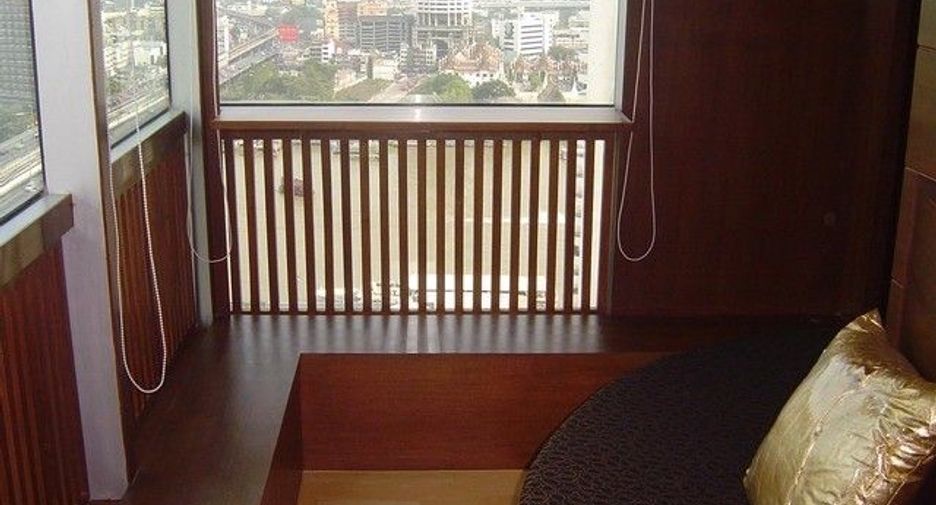 À louer 3 chambres condo à Sathon, Bangkok