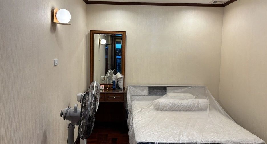 For sale 1 bed condo in Bang Na, Bangkok