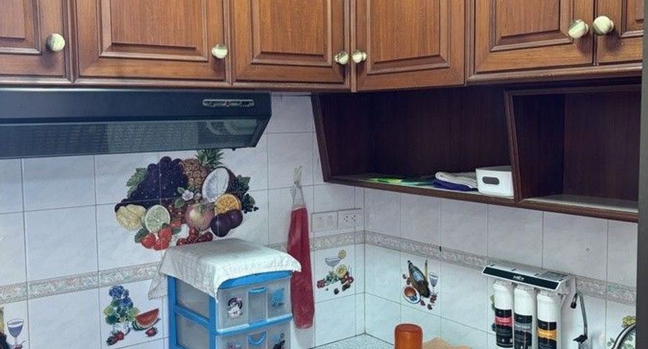 For sale 1 bed condo in Bang Na, Bangkok