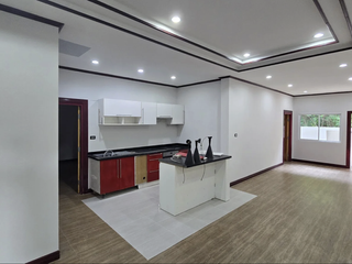 Haus zum Kauf mit 6 Zimmer in Hua Hin, Prachuap Khiri Khan