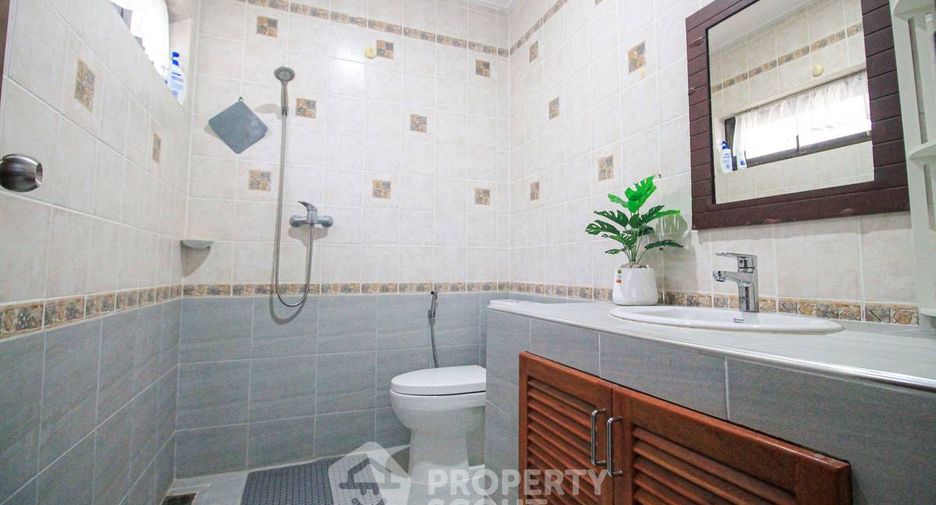 À vendre 4 chambres villa à Na Jomtien, Pattaya