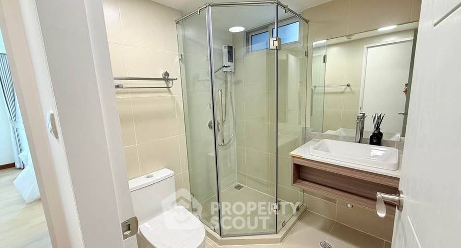 For sale 1 bed condo in Huai Khwang, Bangkok