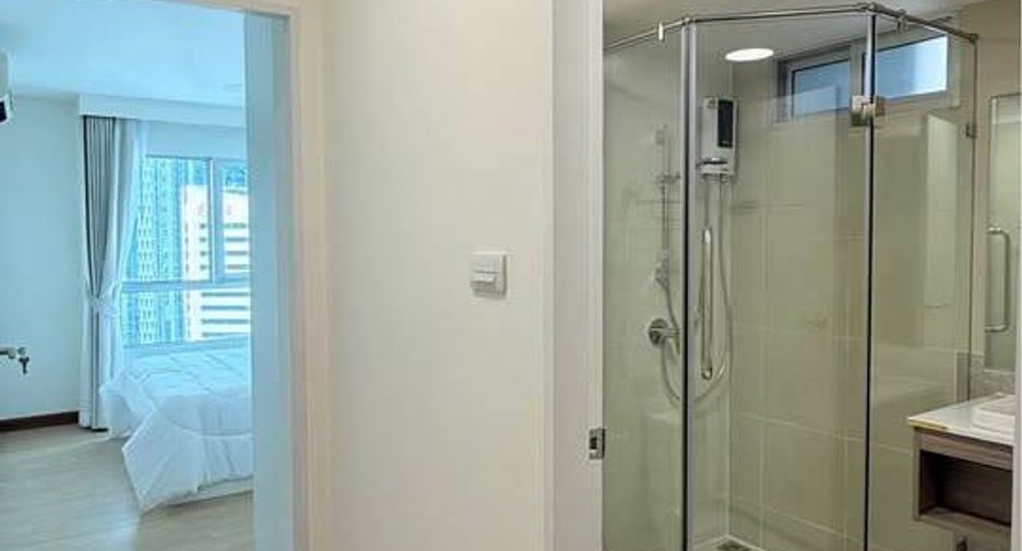 For sale 1 bed condo in Huai Khwang, Bangkok