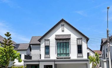 Casa en alquiler y en venta de 3 habitaciones en Lat Krabang, Bangkok