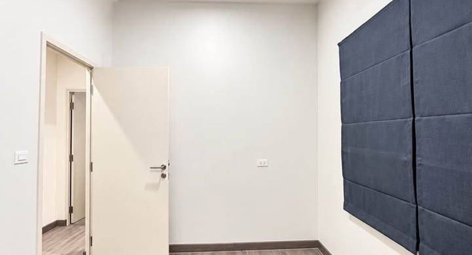Casa en alquiler y en venta de 3 habitaciones en Lat Krabang, Bangkok