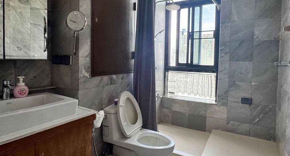 À vendre 3 chambres condo à Watthana, Bangkok