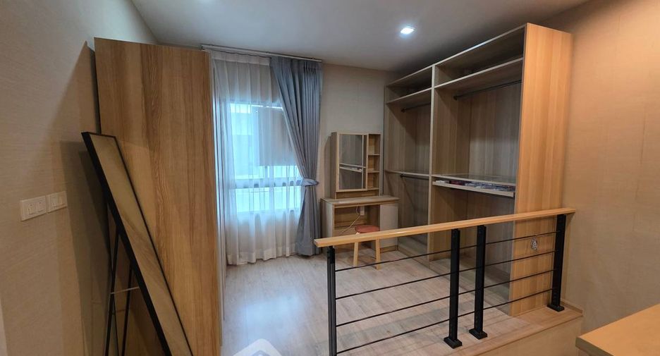 Casa adosada en venta de 3 habitaciones en Suan Luang, Bangkok