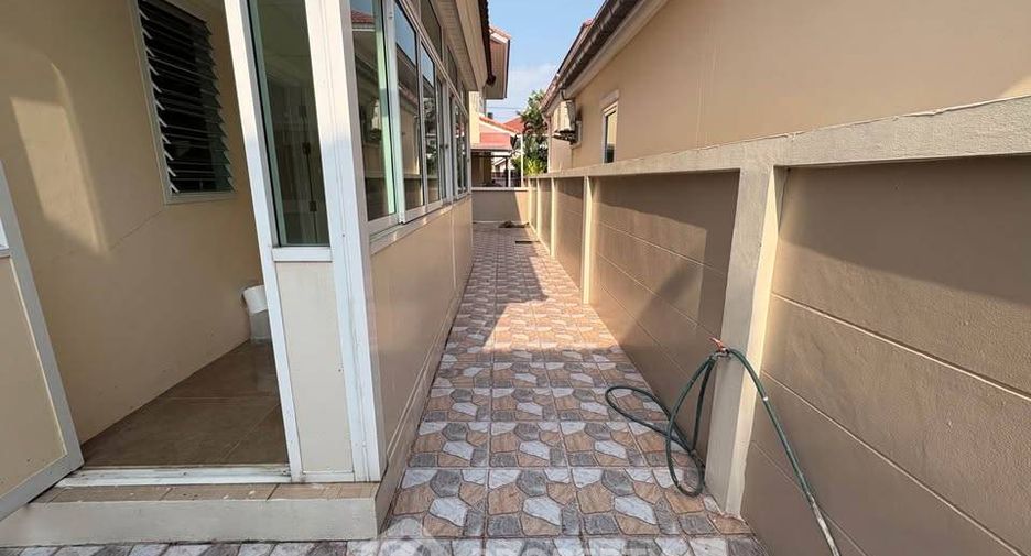 For sale 3 bedrooms house in Mueang Chon Buri, Chonburi