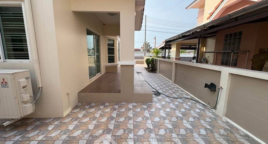 For sale 3 bedrooms house in Mueang Chon Buri, Chonburi