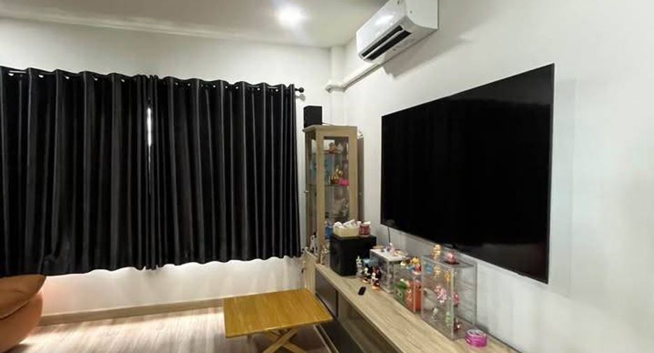出售 5 卧室 独立屋 在 Phanat Nikhom, Chon Buri