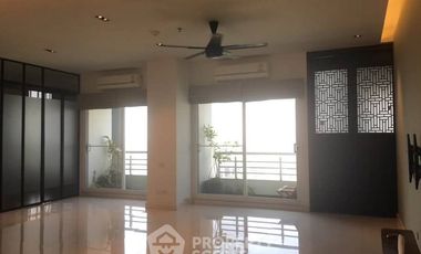 For sale 3 bedrooms apartment in Watthana, Bangkok