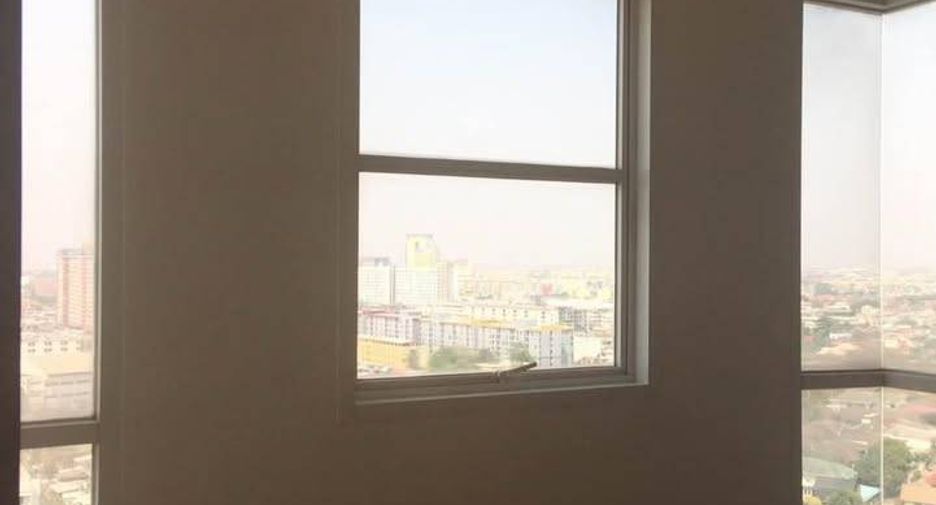 For sale 3 bedrooms apartment in Watthana, Bangkok