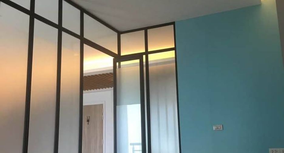 For sale 3 bedrooms apartment in Watthana, Bangkok