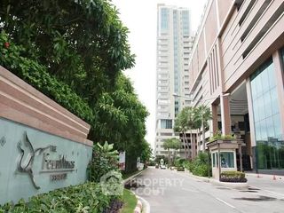For sale 3 bedrooms apartment in Watthana, Bangkok