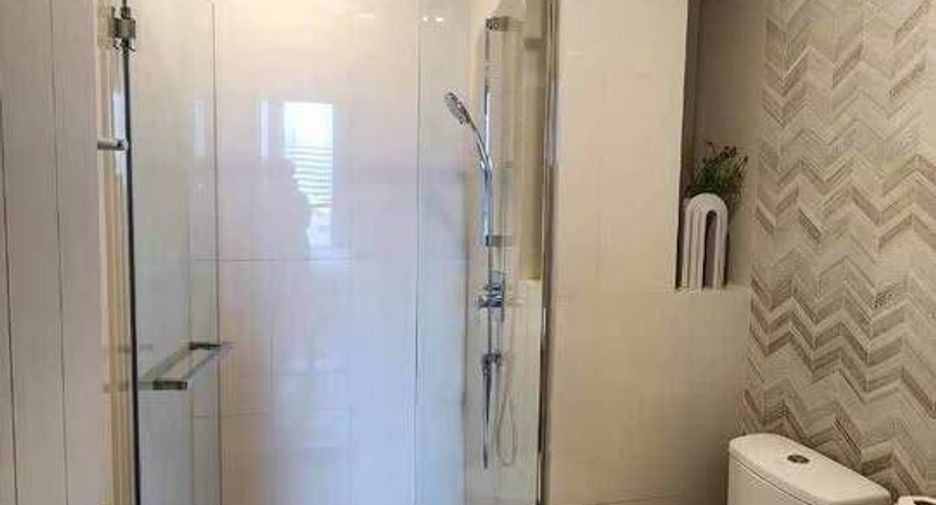 For sale 1 Beds condo in Khlong Toei, Bangkok