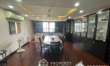 À vendre 3 chambres condo à Watthana, Bangkok