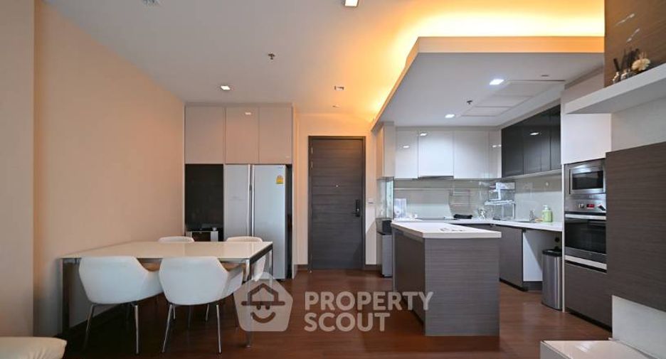 For sale 2 bedrooms condo in Huai Khwang, Bangkok