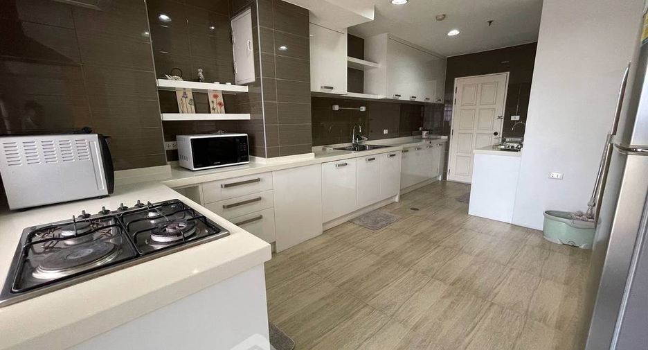 For sale 3 ベッドルーム condo in Watthana, Bangkok