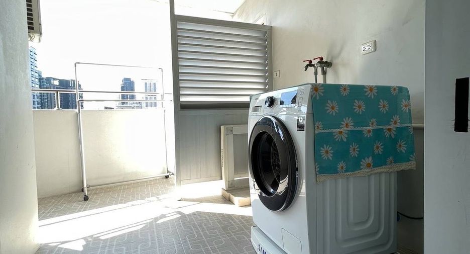 For sale 3 ベッドルーム condo in Watthana, Bangkok