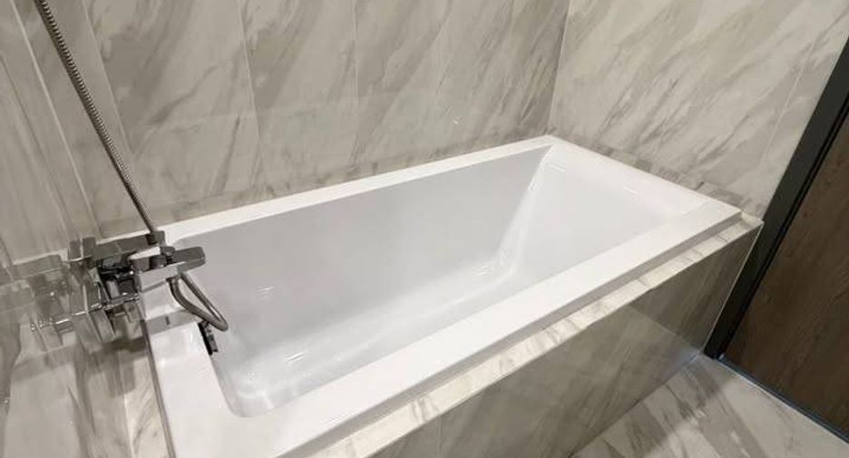 For sale 1 bed condo in Khlong Toei, Bangkok