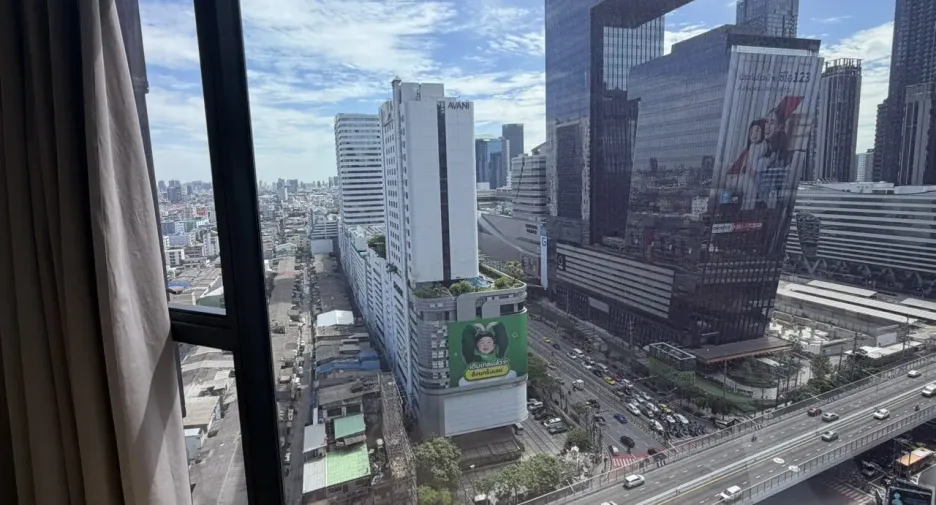 À vendre 1 chambre condo à Huai Khwang, Bangkok