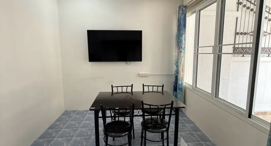 For rent 3 bedrooms townhouse in Mueang Phuket, Phuket
