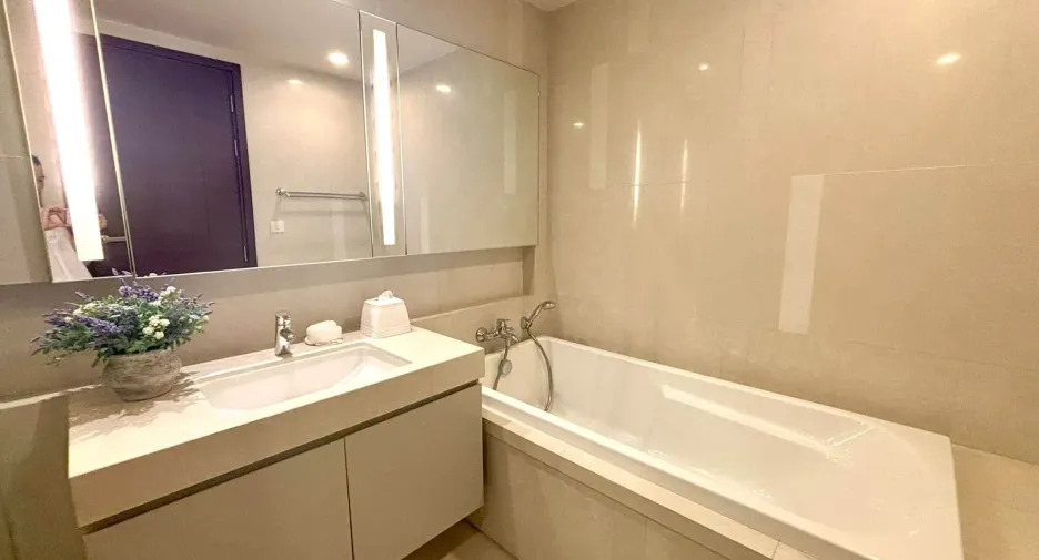 For sale 1 bed condo in Watthana, Bangkok