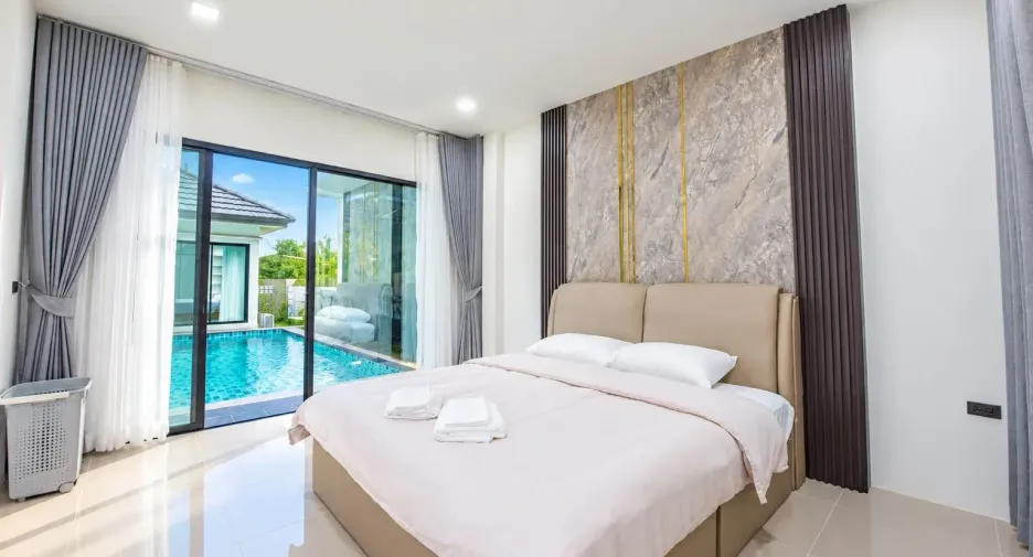 Casa en alquiler de 4 habitaciones en Bang Lamung, Chonburi