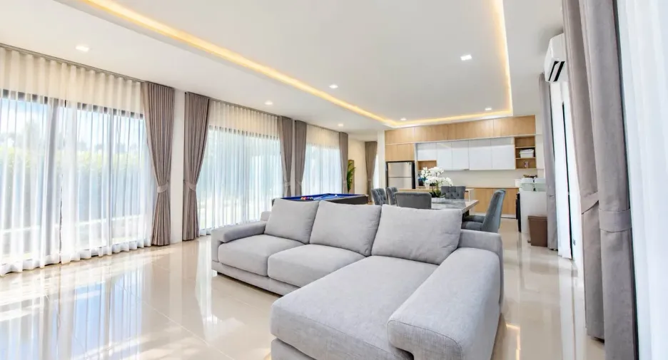 Casa en alquiler de 4 habitaciones en Bang Lamung, Chonburi
