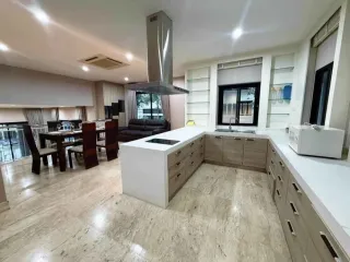 Casa en alquiler y en venta de 5 habitaciones en Bang Lamung, Chonburi