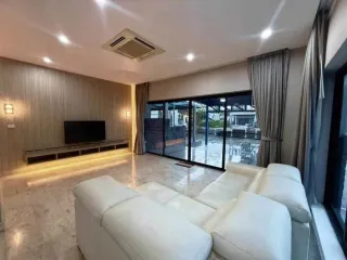 Casa en alquiler y en venta de 5 habitaciones en Bang Lamung, Chonburi