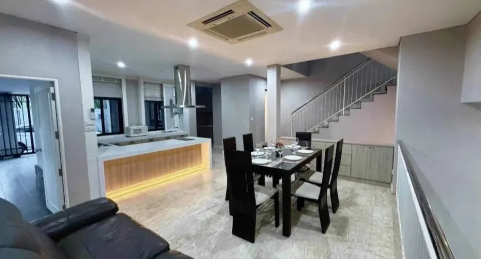Casa en alquiler y en venta de 5 habitaciones en Bang Lamung, Chonburi