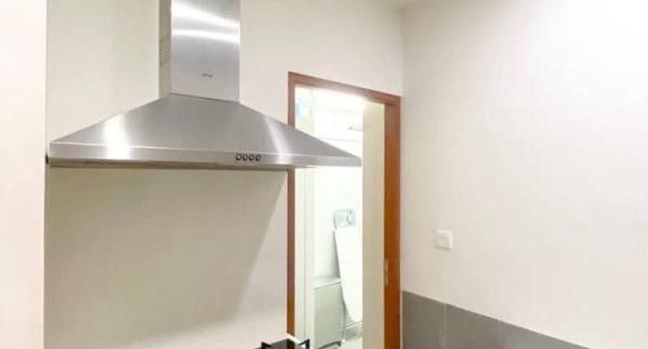 For sale 4 bedrooms condo in Sathon, Bangkok